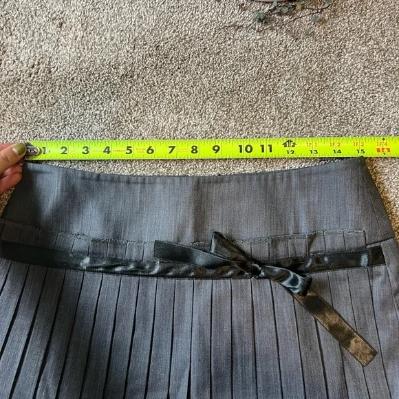 Vintage Gray Pleated Skirt with Black Ribbon Detail - Picture 2 of 6